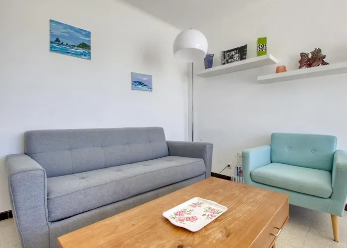 Bright 60M Near The Beach